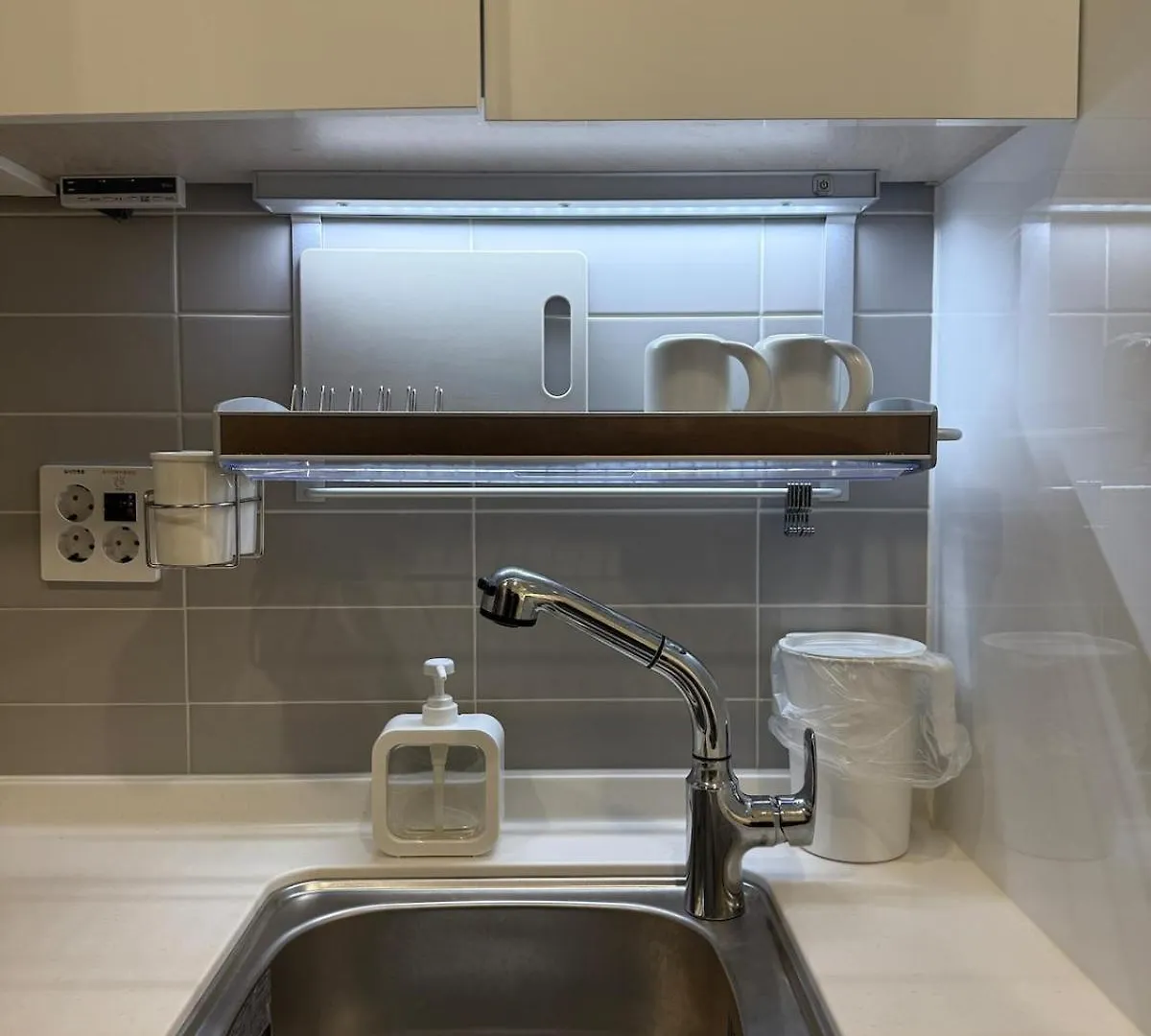 Songdo Sensory Stay # Couple Trip # View Restaurant # Free Parking # Hotel Bedding # Netflix Incheon