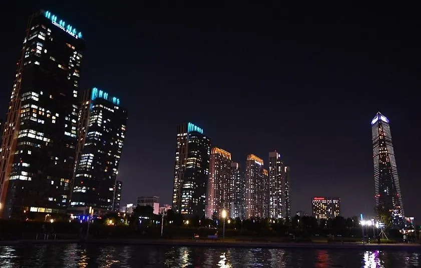 Songdo Sensory Stay # Couple Trip # View Restaurant # Free Parking # Hotel Bedding # Netflix Incheon South Korea