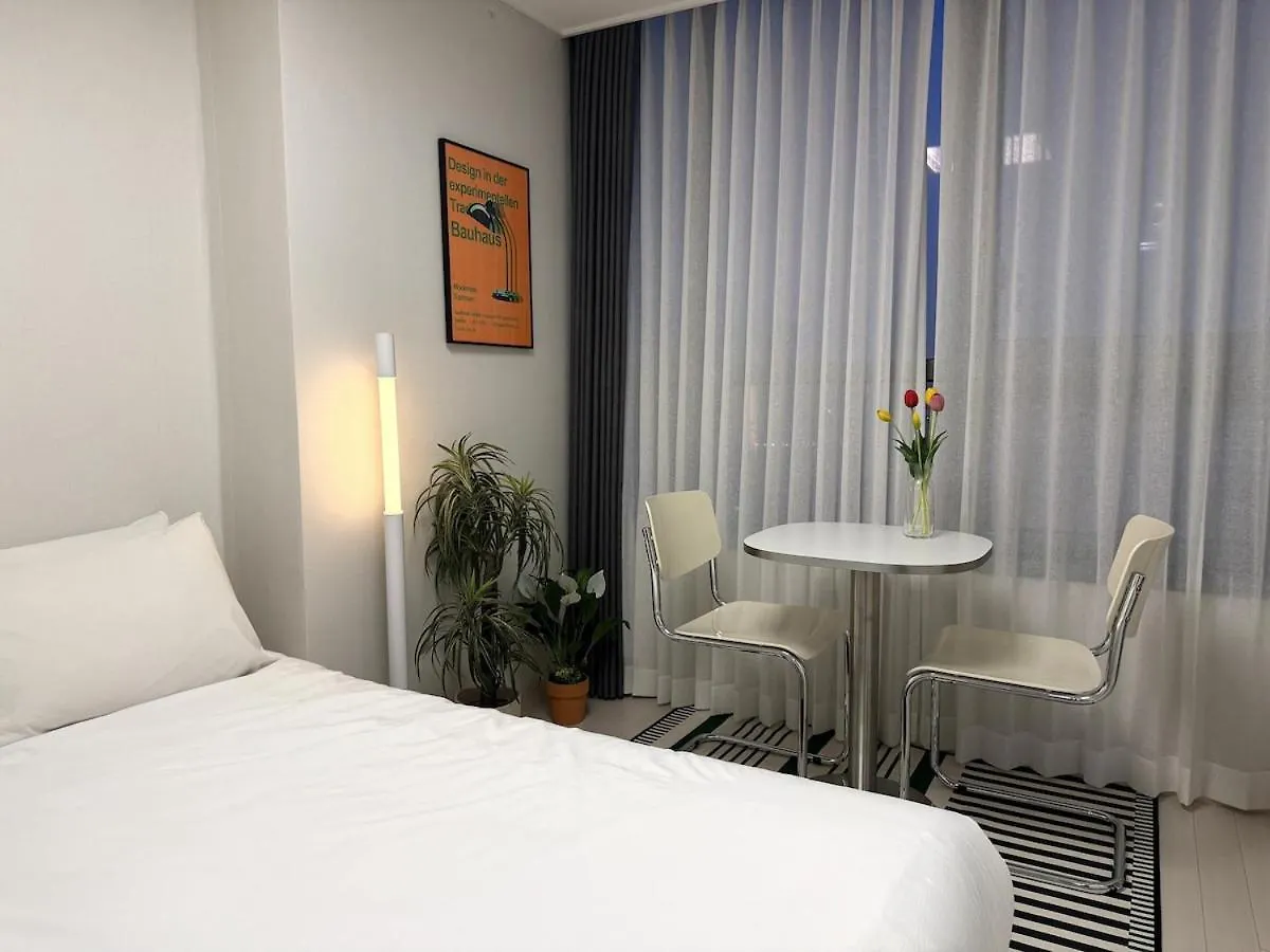 아파트 Songdo Sensory Stay # Couple Trip # View Restaurant # Free Parking # Hotel Bedding # Netflix 인천 대한민국