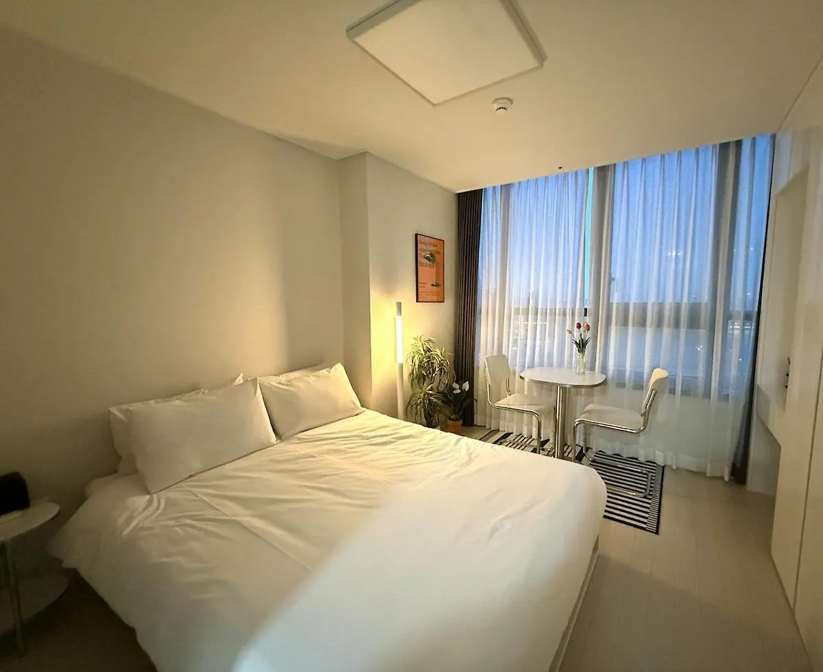 Apartment Songdo Sensory Stay # Couple Trip # View Restaurant # Free Parking # Hotel Bedding # Netflix Incheon